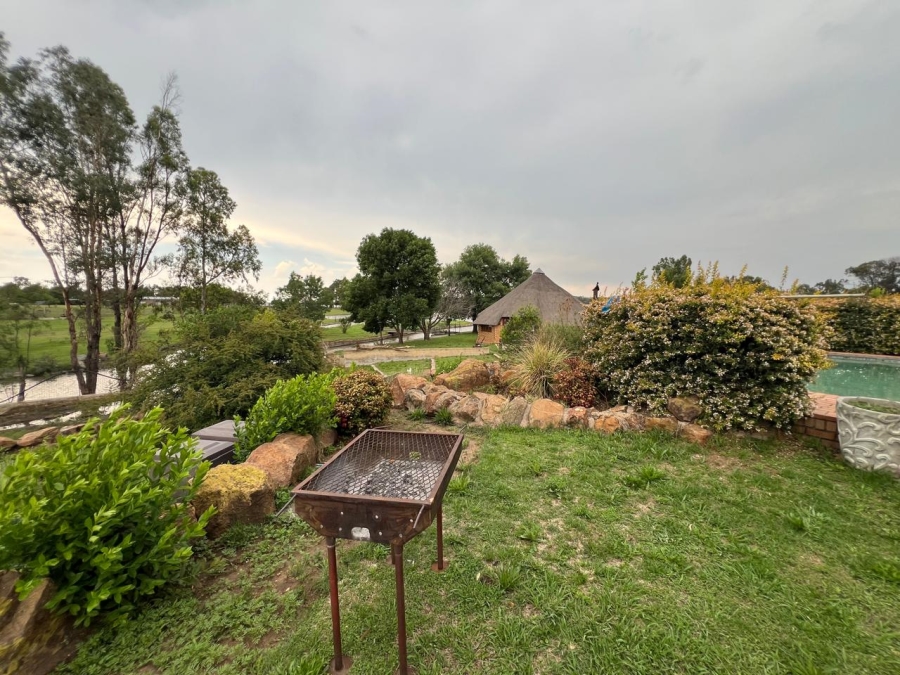 4 Bedroom Property for Sale in Hartbeesfontein AH Gauteng