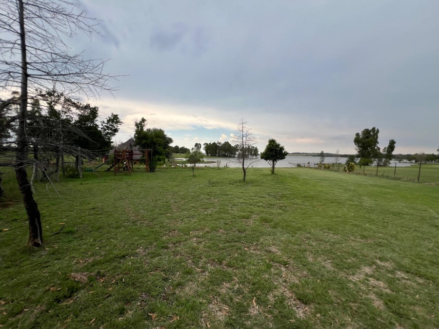 4 Bedroom Property for Sale in Hartbeesfontein AH Gauteng