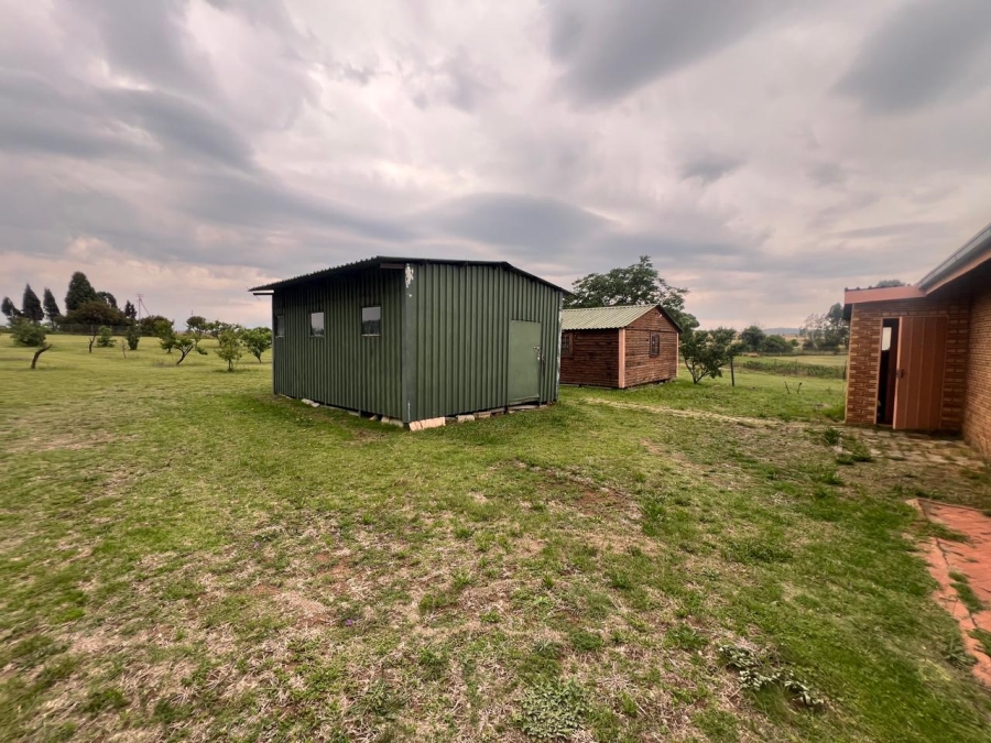 4 Bedroom Property for Sale in Hartbeesfontein AH Gauteng