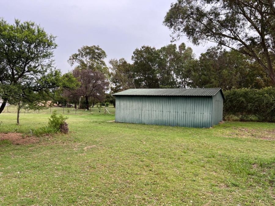 4 Bedroom Property for Sale in Hartbeesfontein AH Gauteng