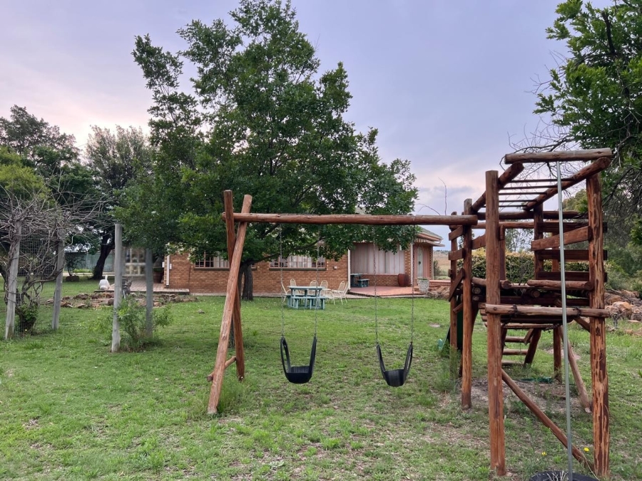 4 Bedroom Property for Sale in Hartbeesfontein AH Gauteng