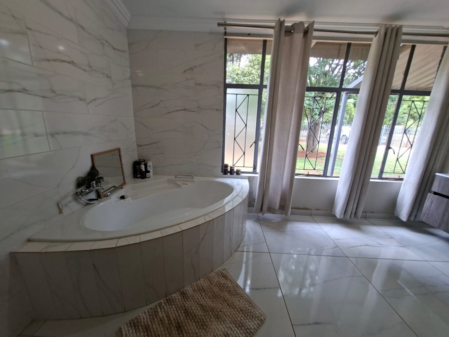 3 Bedroom Property for Sale in Three Rivers Gauteng