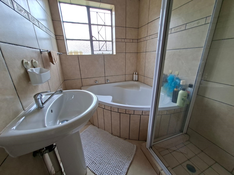 3 Bedroom Property for Sale in Three Rivers Gauteng