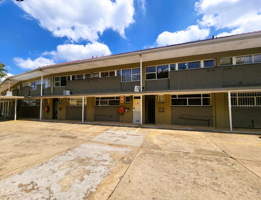 2 Bedroom Property for Sale in Three Rivers Proper Gauteng