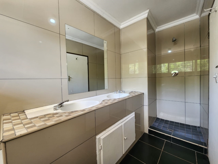 2 Bedroom Property for Sale in Three Rivers Proper Gauteng