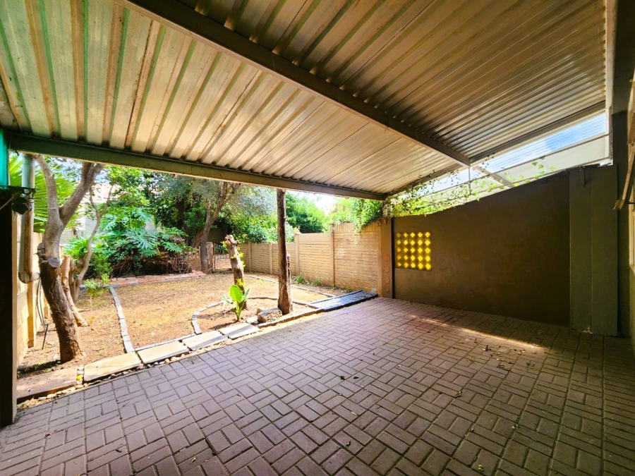 2 Bedroom Property for Sale in Three Rivers Proper Gauteng