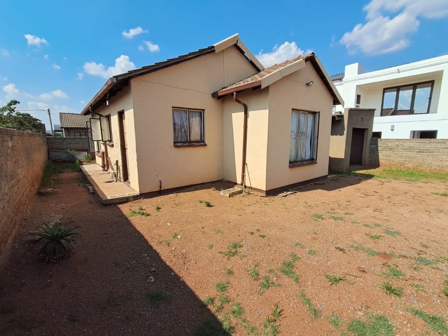3 Bedroom Property for Sale in Unitas Park Gauteng