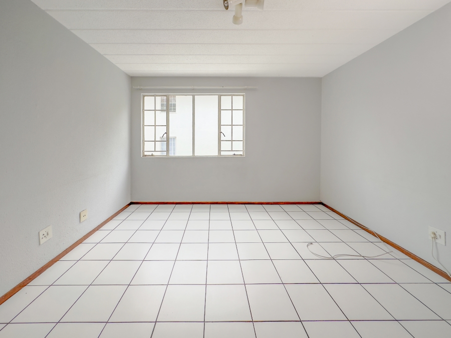 To Let 2 Bedroom Property for Rent in Groenkloof Gauteng