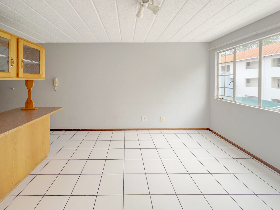 To Let 2 Bedroom Property for Rent in Groenkloof Gauteng