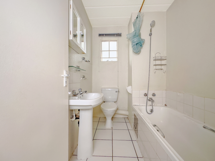 To Let 2 Bedroom Property for Rent in Groenkloof Gauteng