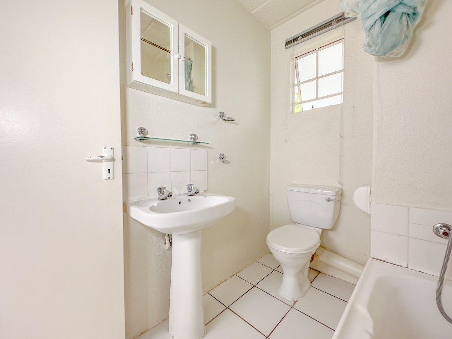 To Let 2 Bedroom Property for Rent in Groenkloof Gauteng