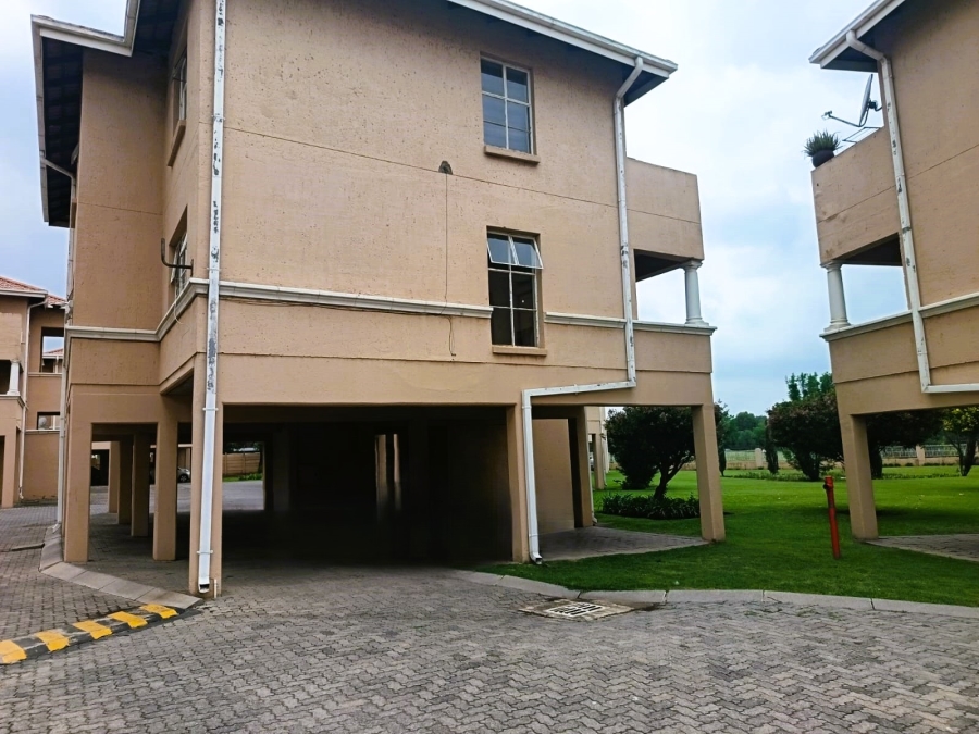 2 Bedroom Property for Sale in Three Rivers Proper Gauteng