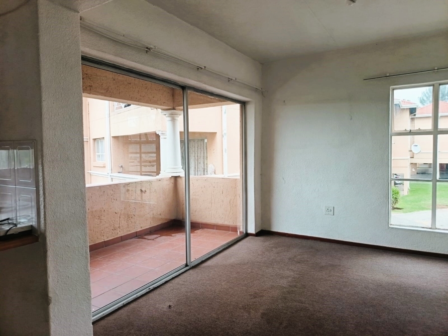 2 Bedroom Property for Sale in Three Rivers Proper Gauteng