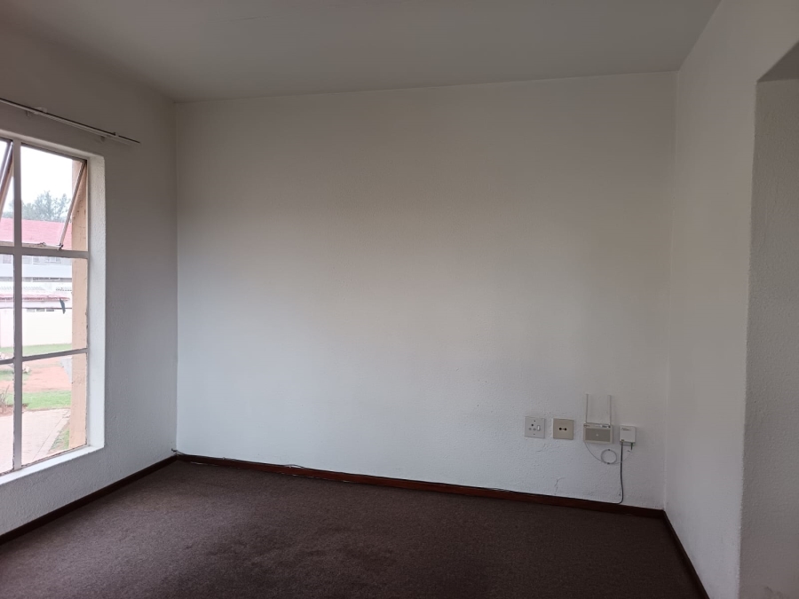 2 Bedroom Property for Sale in Three Rivers Proper Gauteng