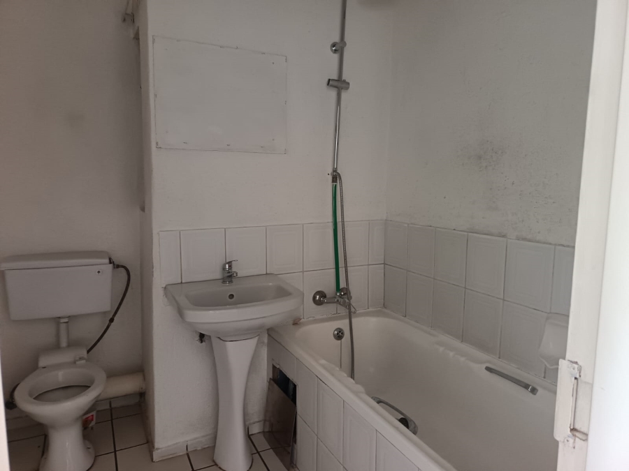 2 Bedroom Property for Sale in Three Rivers Proper Gauteng