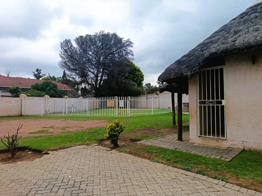 2 Bedroom Property for Sale in Three Rivers Proper Gauteng