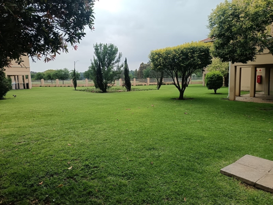 2 Bedroom Property for Sale in Three Rivers Proper Gauteng
