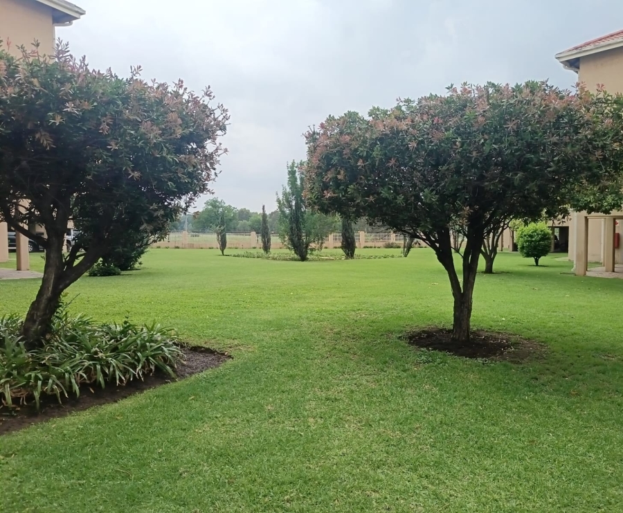 2 Bedroom Property for Sale in Three Rivers Proper Gauteng
