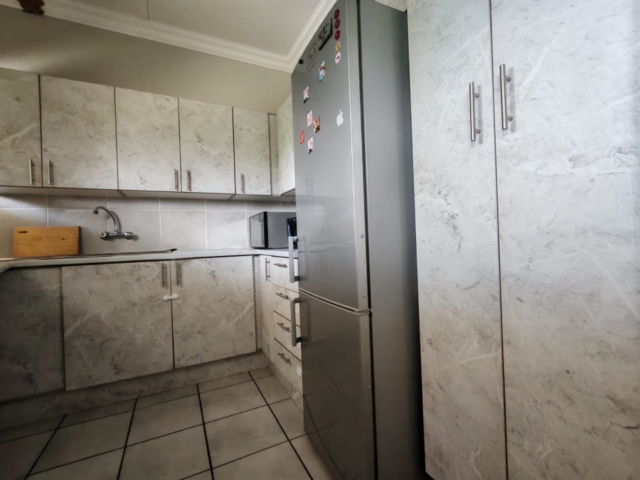 2 Bedroom Property for Sale in Three Rivers Proper Gauteng