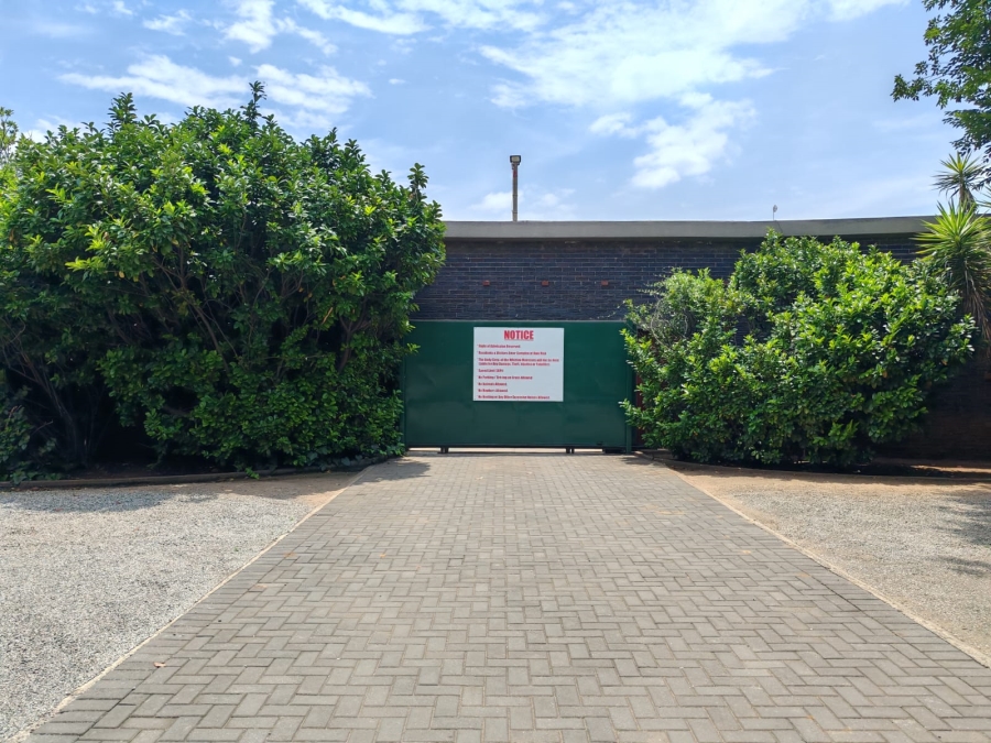 2 Bedroom Property for Sale in Three Rivers Proper Gauteng