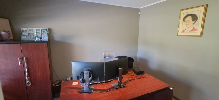 4 Bedroom Property for Sale in Meyerton Central Gauteng