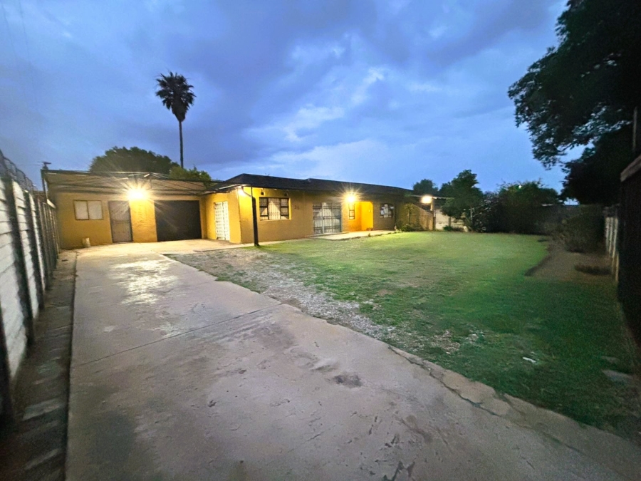 4 Bedroom Property for Sale in Vanderbijlpark CW 3 Gauteng