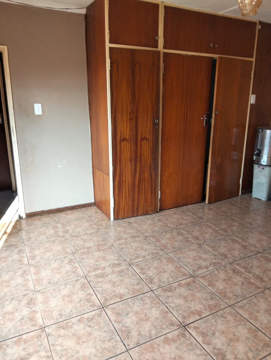 To Let 2 Bedroom Property for Rent in Gladwood Gauteng