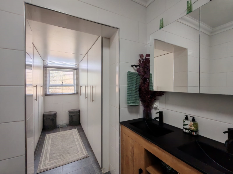 4 Bedroom Property for Sale in Risiville Gauteng