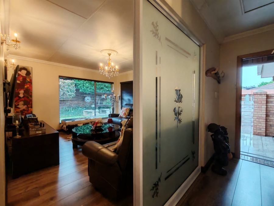 3 Bedroom Property for Sale in Three Rivers Proper Gauteng