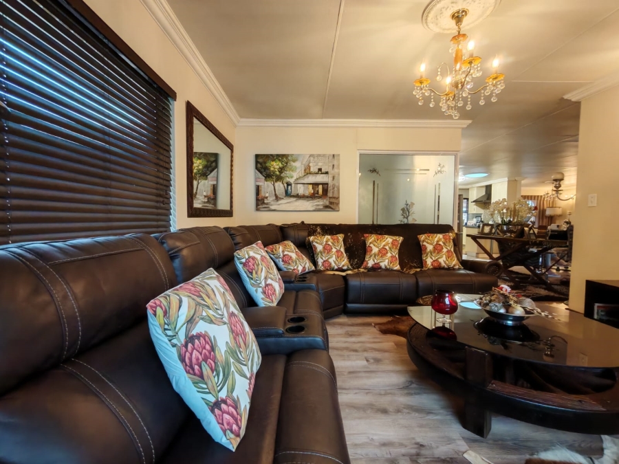 3 Bedroom Property for Sale in Three Rivers Proper Gauteng