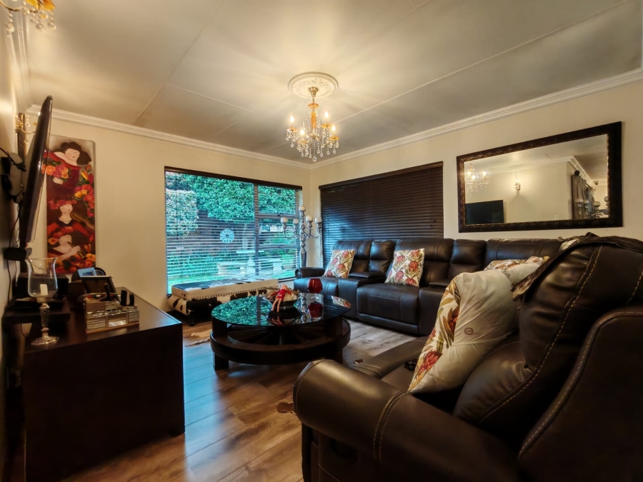 3 Bedroom Property for Sale in Three Rivers Proper Gauteng