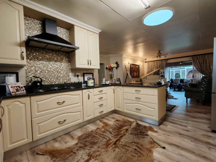 3 Bedroom Property for Sale in Three Rivers Proper Gauteng