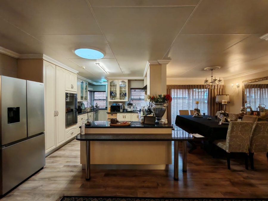 3 Bedroom Property for Sale in Three Rivers Proper Gauteng