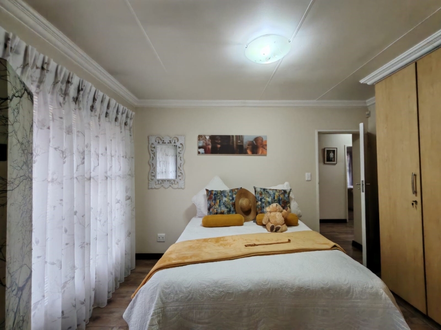 3 Bedroom Property for Sale in Three Rivers Proper Gauteng