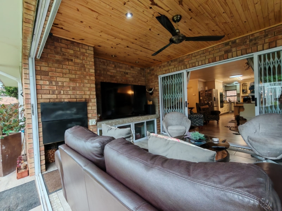 3 Bedroom Property for Sale in Three Rivers Proper Gauteng