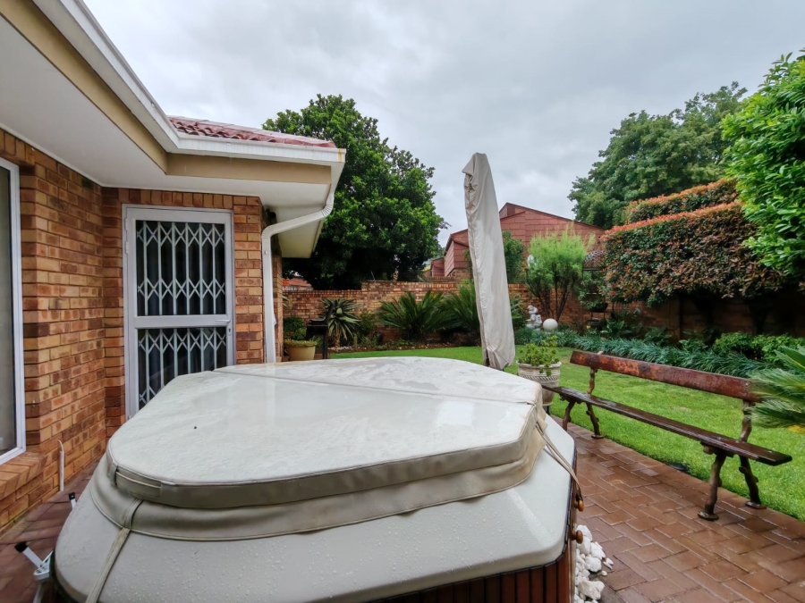 3 Bedroom Property for Sale in Three Rivers Proper Gauteng
