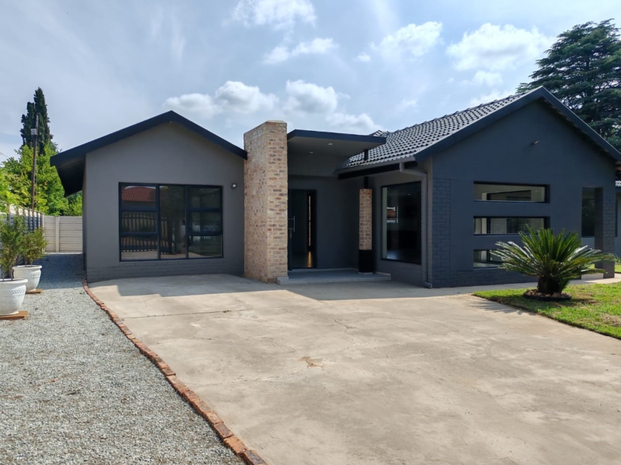 4 Bedroom Property for Sale in Risiville Gauteng