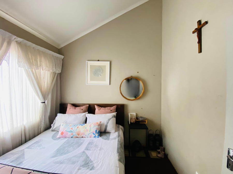 2 Bedroom Property for Sale in Savanna City Gauteng