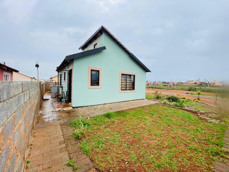 2 Bedroom Property for Sale in Savanna City Gauteng