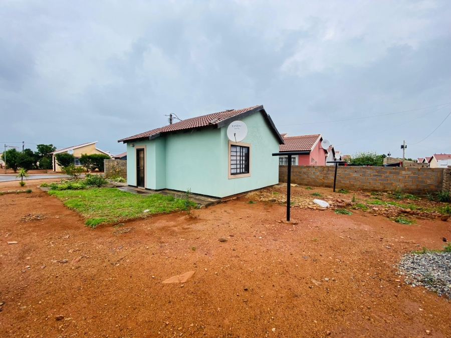 2 Bedroom Property for Sale in Savanna City Gauteng