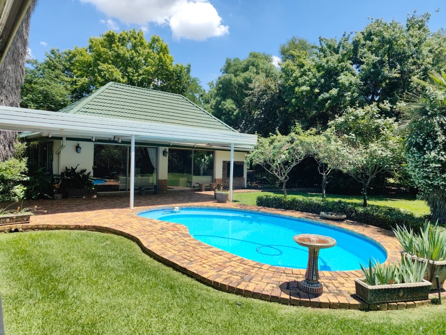To Let 3 Bedroom Property for Rent in Glen Donald A H Gauteng