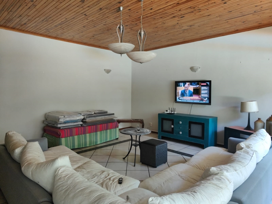 To Let 3 Bedroom Property for Rent in Glen Donald A H Gauteng