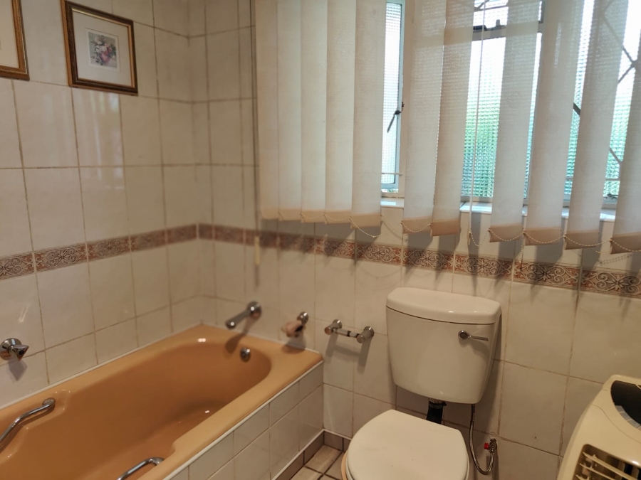 To Let 3 Bedroom Property for Rent in Glen Donald A H Gauteng