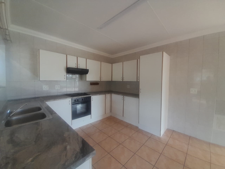 To Let 2 Bedroom Property for Rent in Helenarus Gauteng