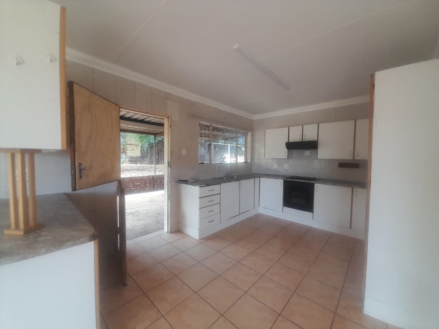 To Let 2 Bedroom Property for Rent in Helenarus Gauteng