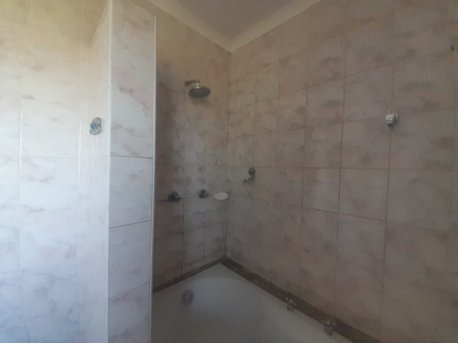 To Let 2 Bedroom Property for Rent in Helenarus Gauteng