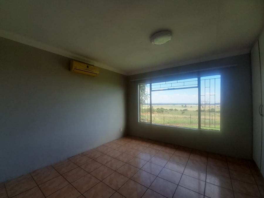 To Let 2 Bedroom Property for Rent in Helenarus Gauteng