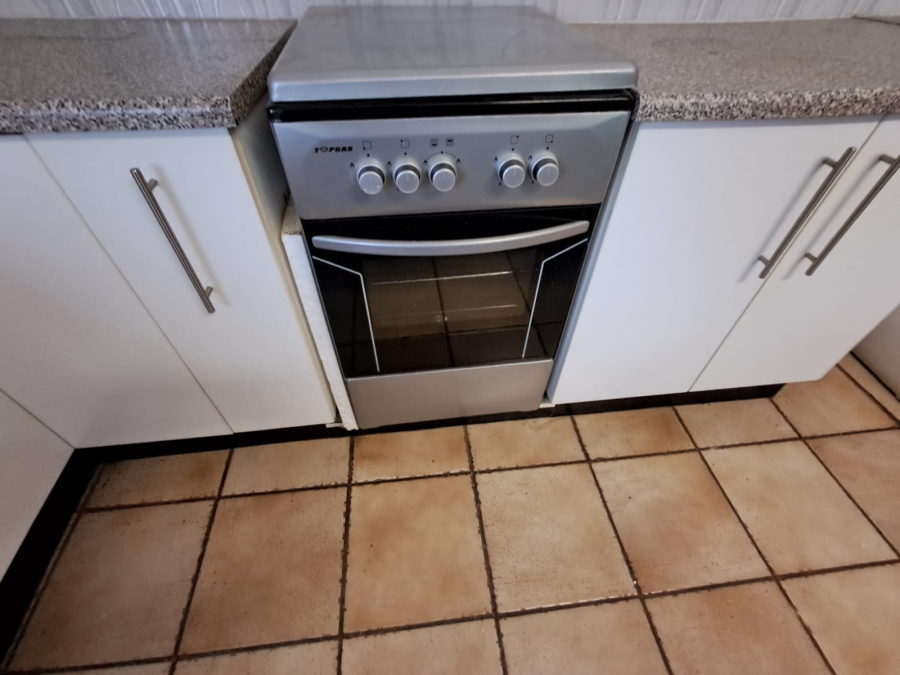 To Let 3 Bedroom Property for Rent in Three Rivers East Gauteng