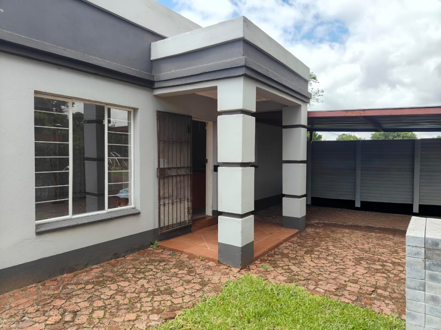 To Let 2 Bedroom Property for Rent in Unitas Park Gauteng