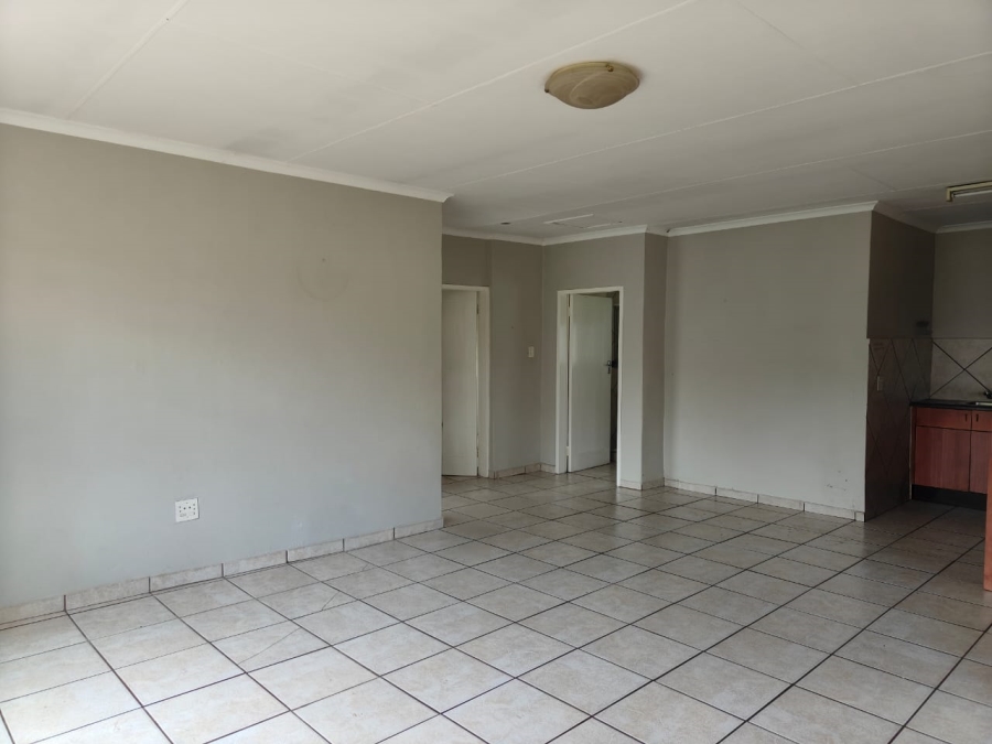 To Let 2 Bedroom Property for Rent in Unitas Park Gauteng